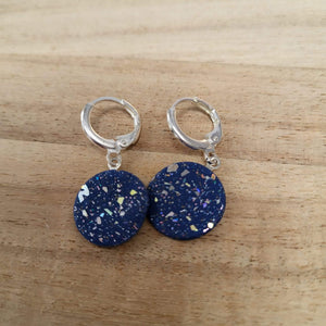 Oorbel hoops klei blauw glitters goud