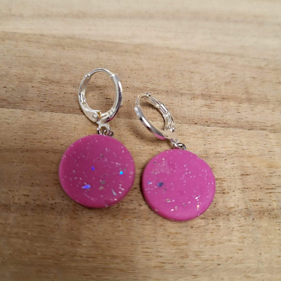 Oorbel hoops klei fuchsia glitters zilver