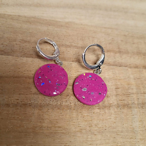 Oorbel hoops klei fuchsia glitters zilver